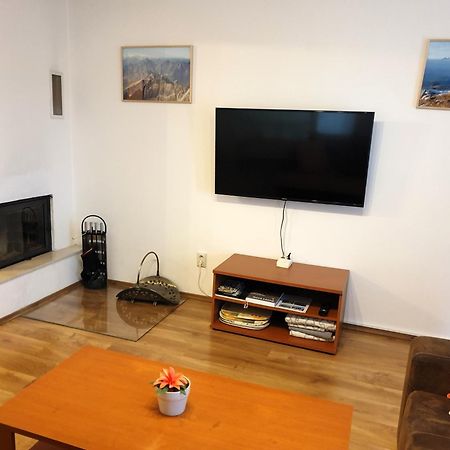 Apartman Slavkov Home & Parking Нова-Лесна Экстерьер фото
