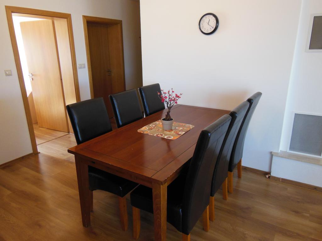 Apartman Slavkov Home & Parking Нова-Лесна Экстерьер фото